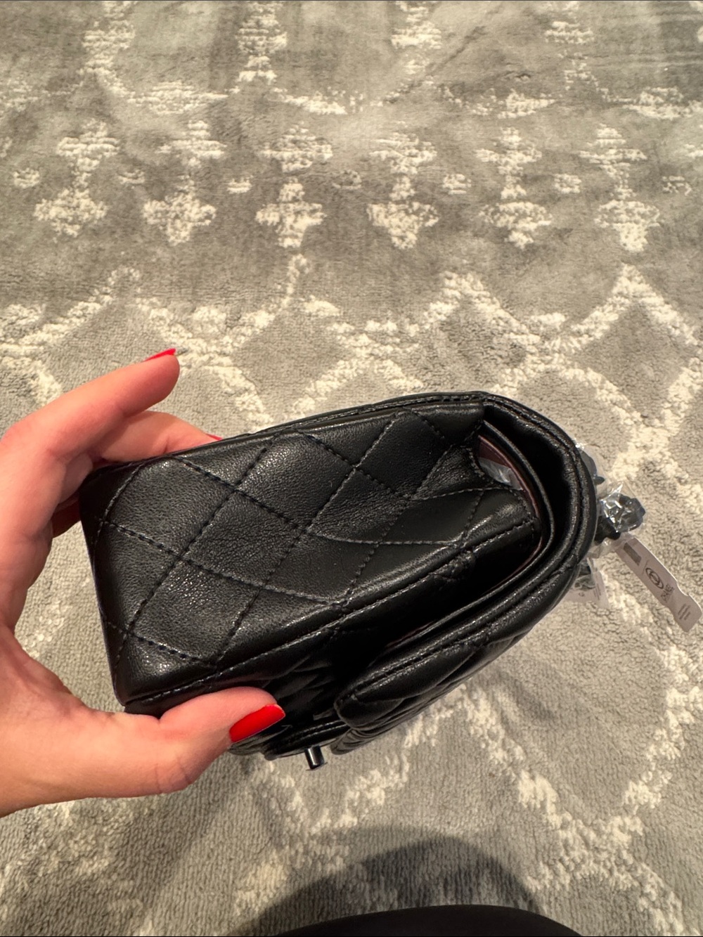 CHANEL style black on black small classic flap - Picture 4 of 12